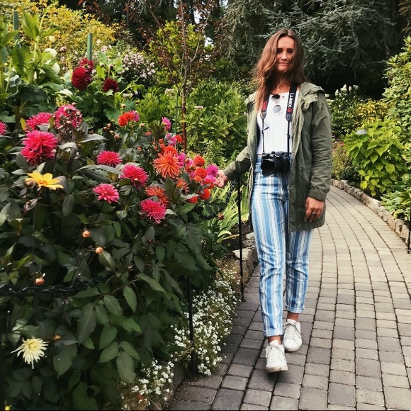 Meet your Posher, Marina🌊⛵️ - Picture 4 of 4